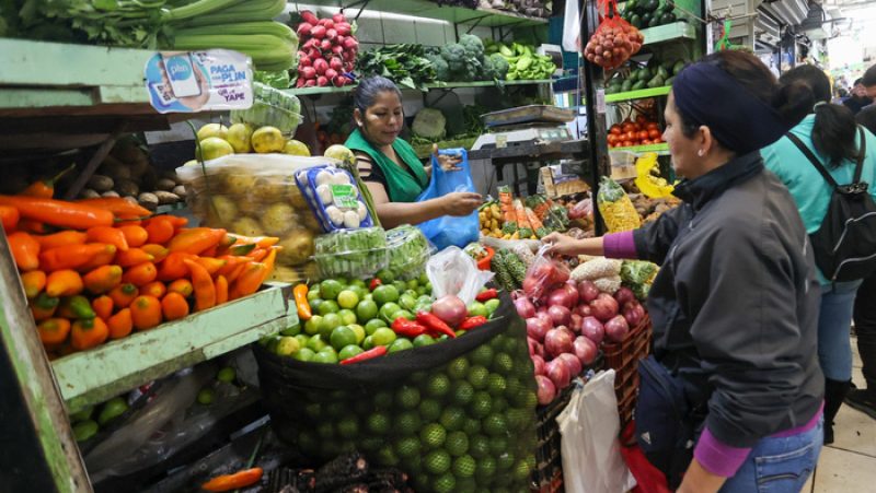 En el Perú, no alcanza el dinero para comer
